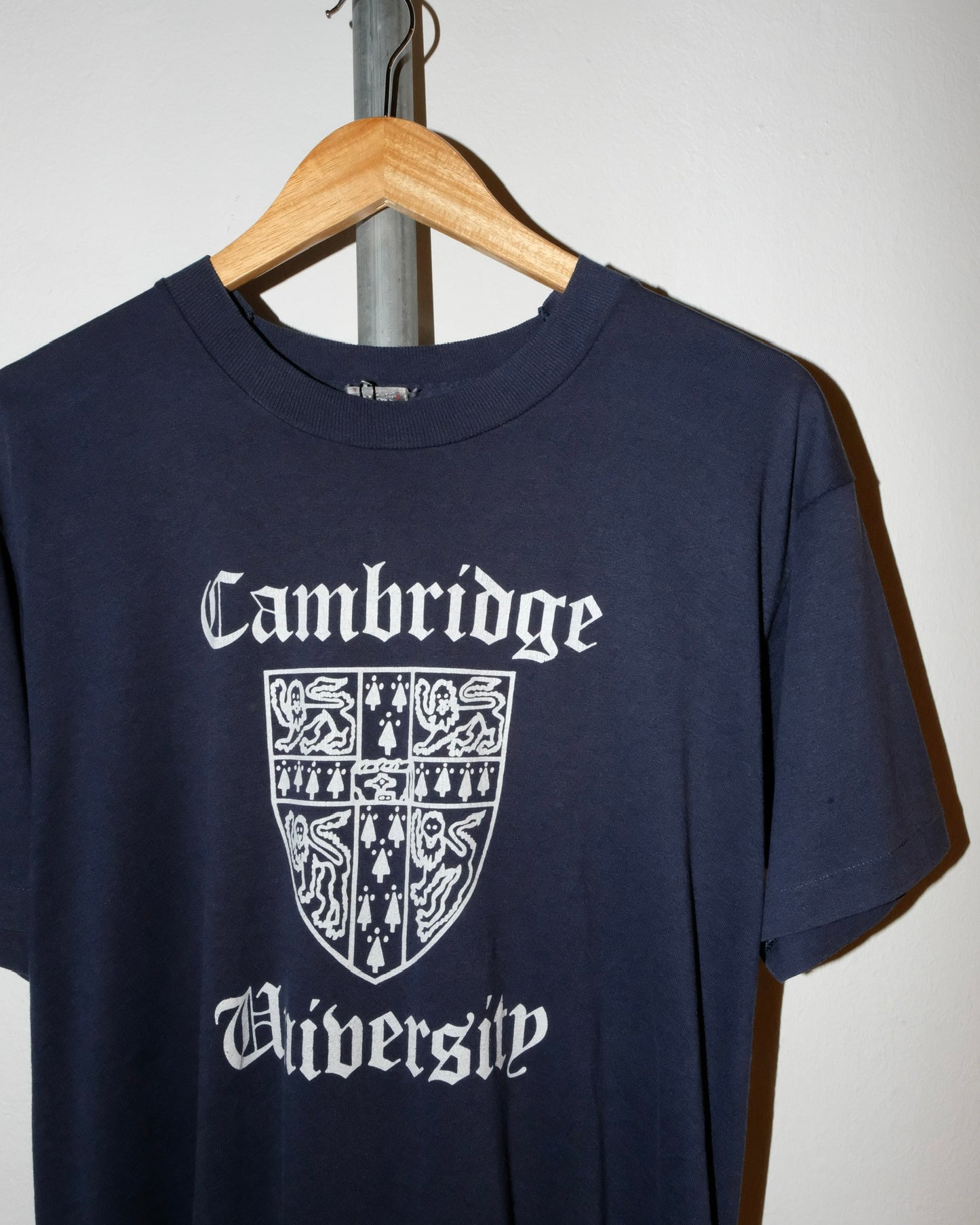 90s CAMBRIDGE UNIVERSITY LOGO TEE