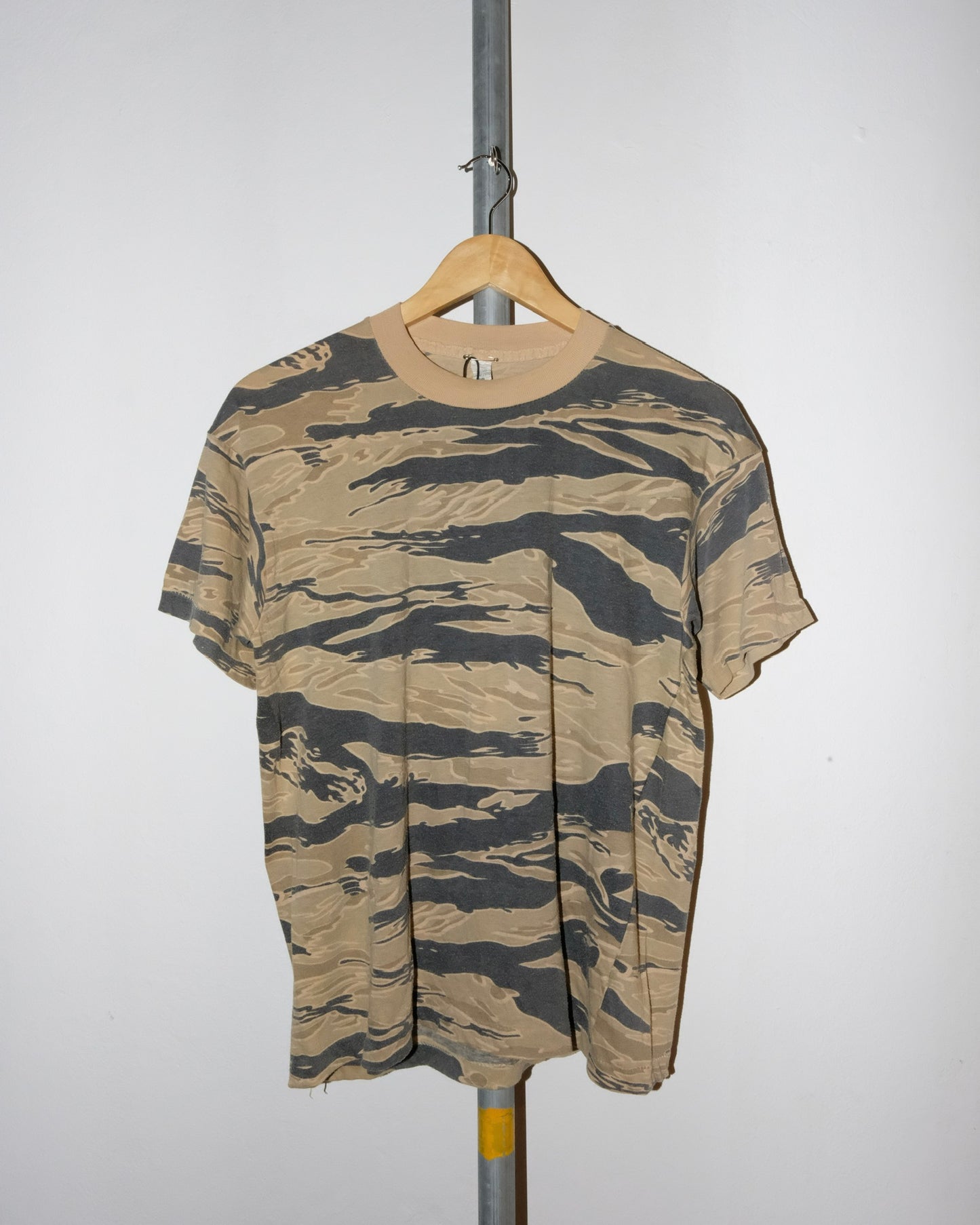 90s TIGER STRIPE CAMO TEE