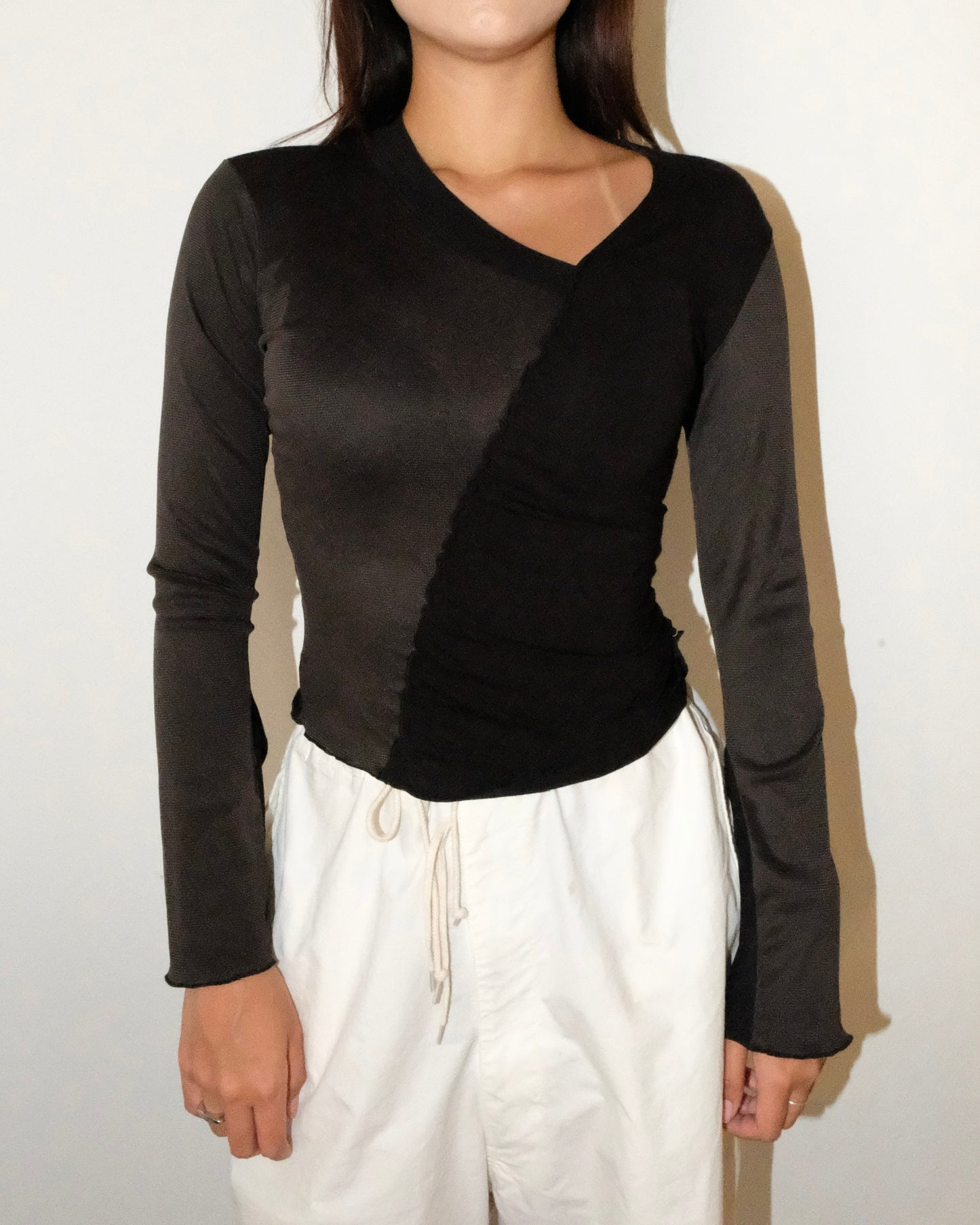 COP COPINE ASYMMETRIC NECKLINE TOP