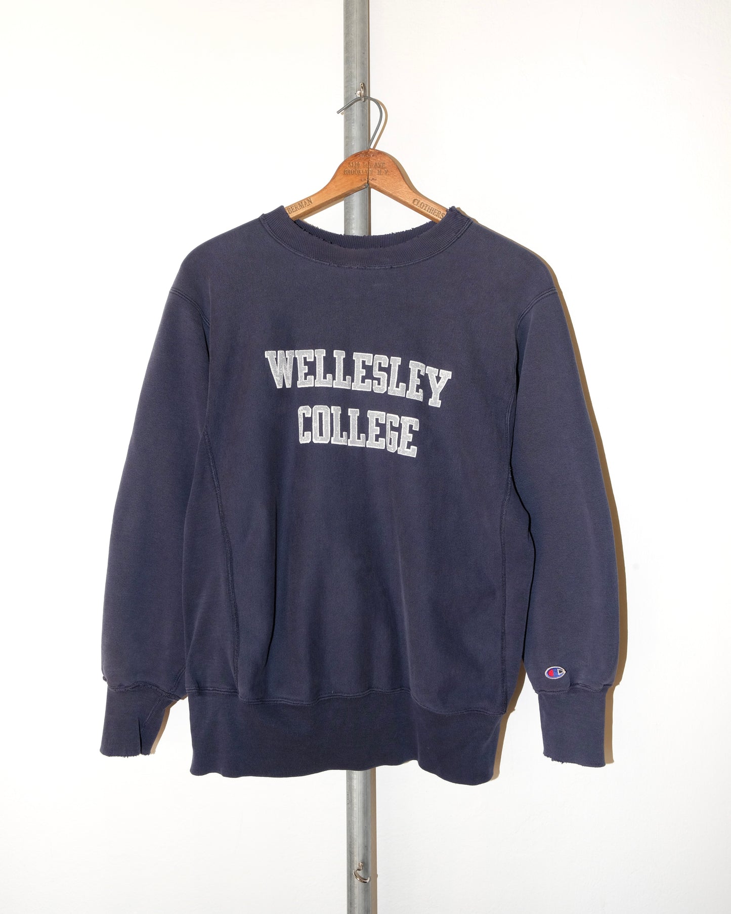 90s CHAMPION REVERSE WEAVE WELLESLEY COLLEGE SWEATSHIRT