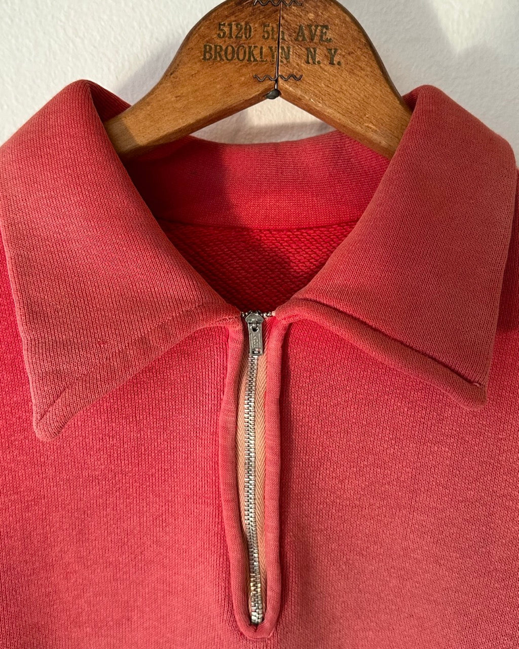 60s SWEATSHIRT HALF-ZIP FADED CHERRY RED